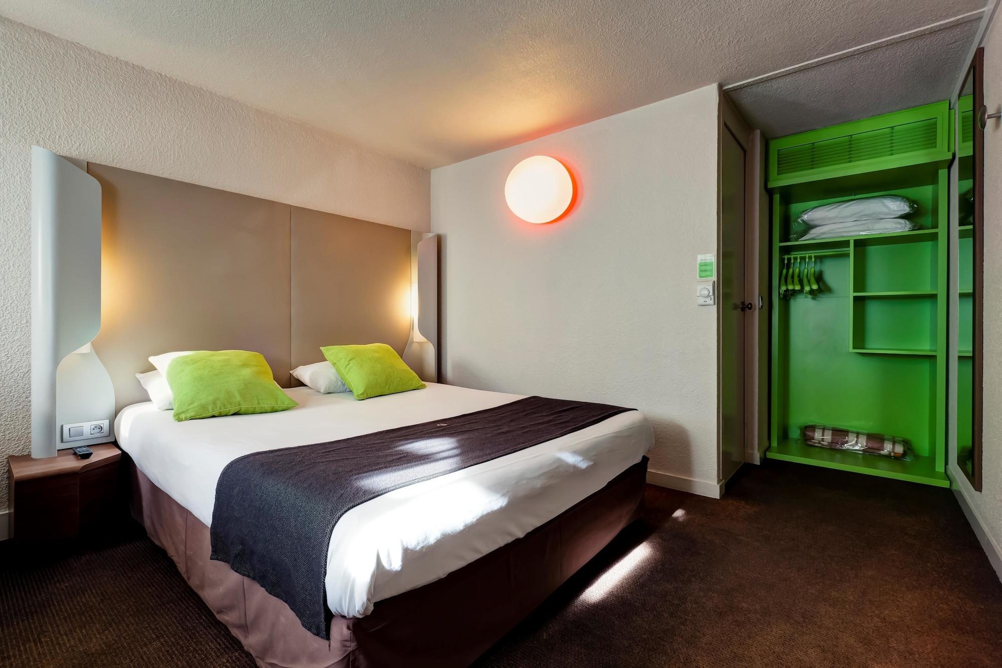 Hotel Campanile Geneve - Ferney-Voltaire Zewnętrze zdjęcie